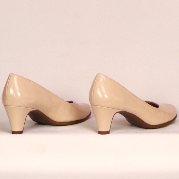A2 HEELREST by AEROSOLES 6M REDWOOD nude-beige faux-pat.-leather mid-heel pumps - Picture 9 of 15